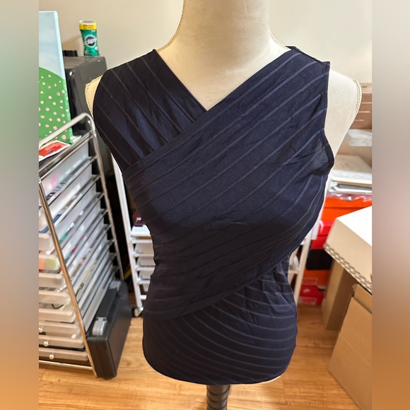 NWT Hugo Boss top - Picture 4 of 7